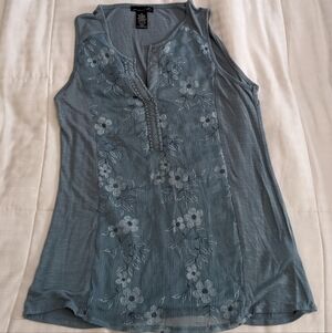 PRETTY textured rxb sleeveless top size Medium